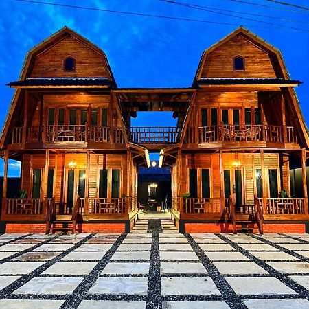 הוילה Noerbaya House בוקיטינגי מראה חיצוני תמונה