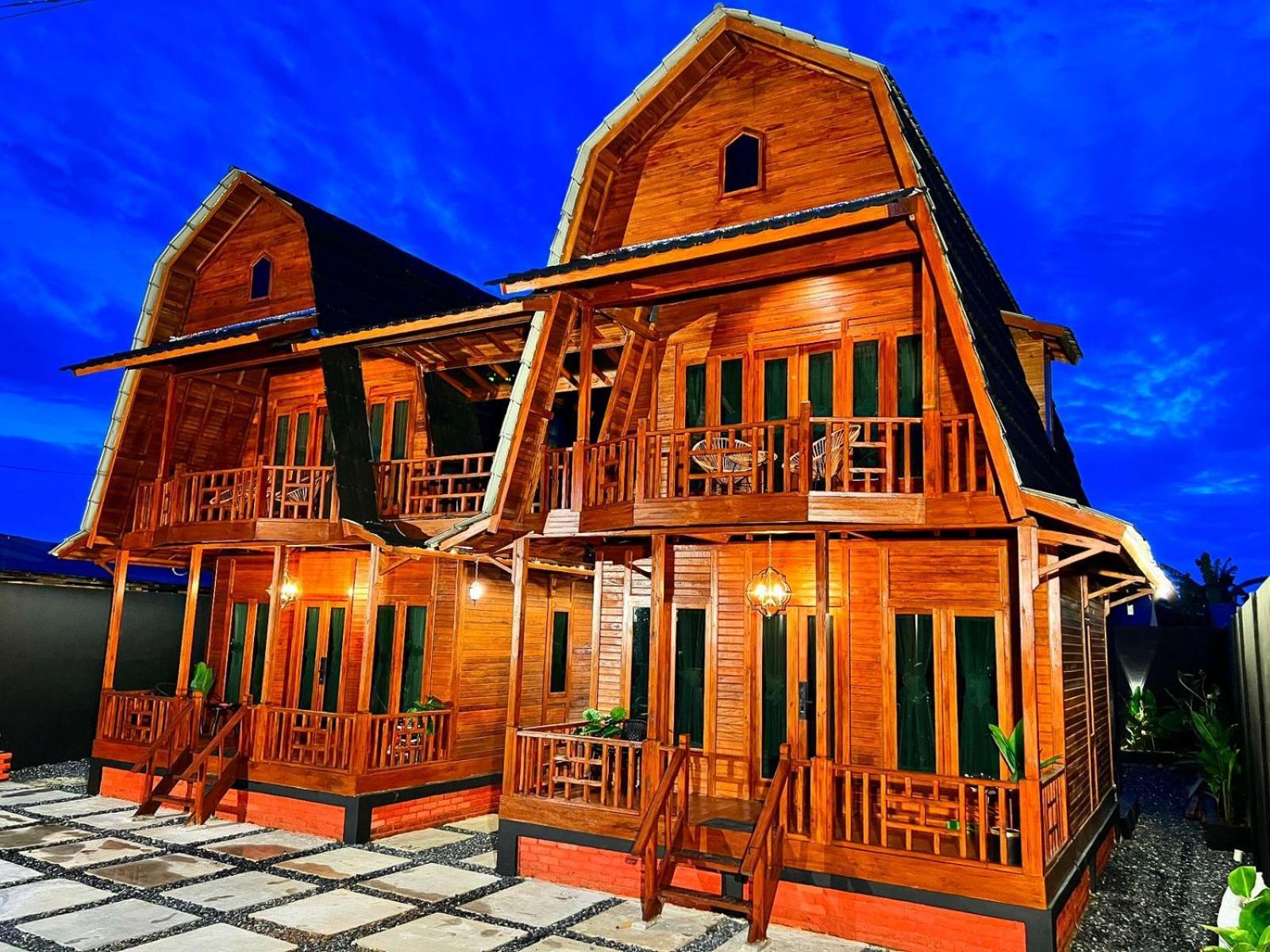 הוילה Noerbaya House בוקיטינגי מראה חיצוני תמונה